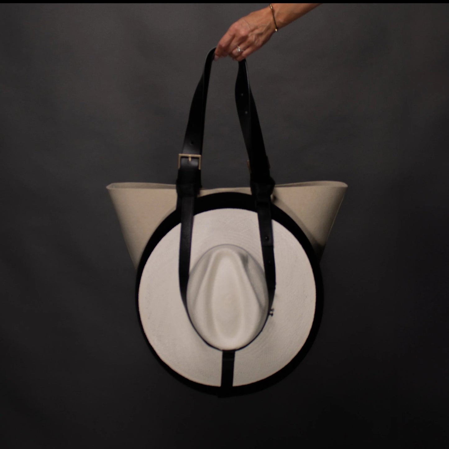 The Hat Harness(R)